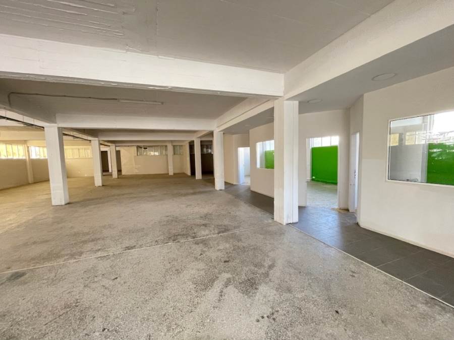 (For Rent) Commercial Commercial Property || Athens North/Metamorfosis - 1.350 Sq.m, 6.900€ 