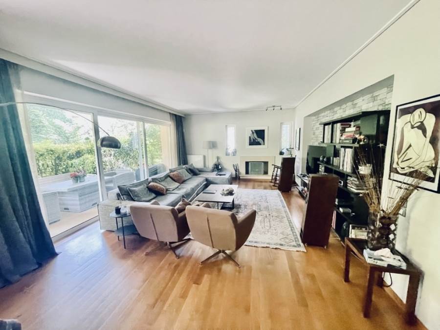 (For Sale) Residential Apartment || Athens North/Pefki - 200 Sq.m, 2 Bedrooms, 590.000€ 