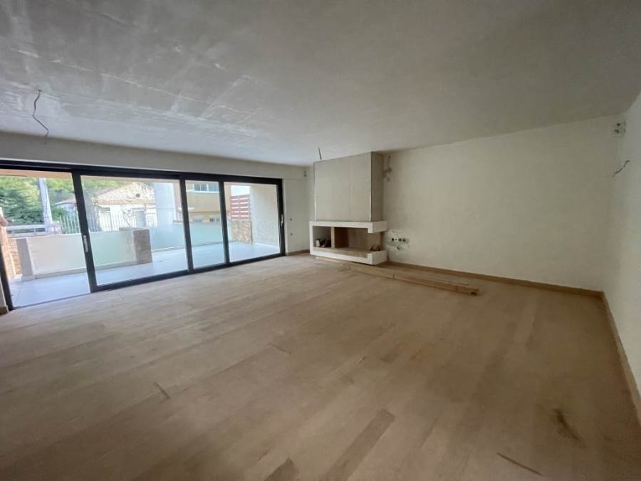 (For Sale) Residential Maisonette || Athens North/Nea Erithraia - 330 Sq.m, 5 Bedrooms, 900.000€ 